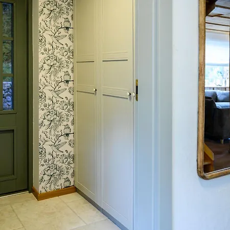 Checz - Nad Jeziorem Karsinskim וילה סבורנגאצ'יה