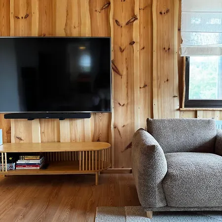 Checz - Nad Jeziorem Karsinskim וילה