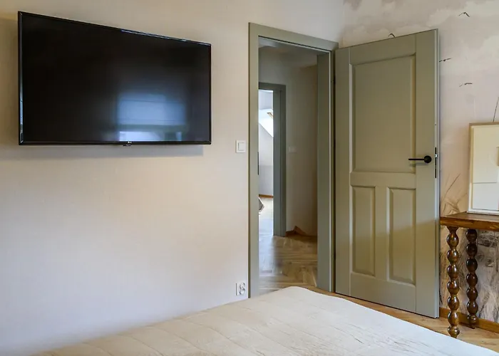 Checz - Nad Jeziorem Karsinskim فيلة *